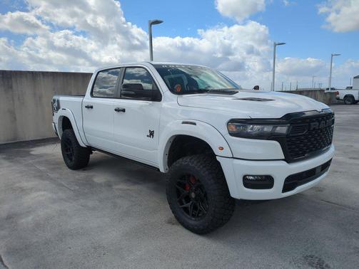 Bright White Clearcoat 2026 RAM 1500 Big Horn/Lone Star