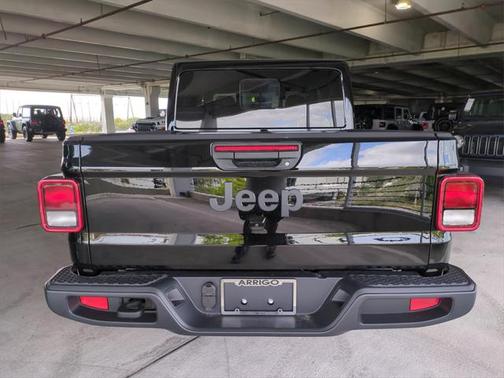 2025 Jeep Gladiator Nighthawk