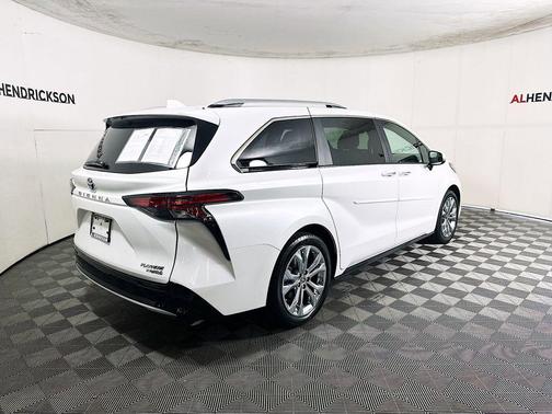 2024 Toyota Sienna Platinum