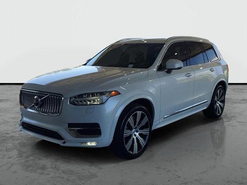 Crystal White Metallic 2021 Volvo XC90 T6 Inscription