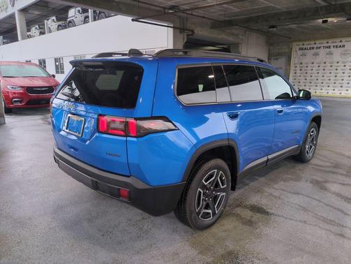 2026 Jeep Cherokee Laredo 4x4