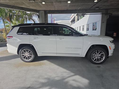 2025 Jeep Grand Cherokee L Summit