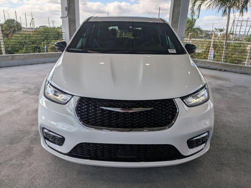 2026 Chrysler Pacifica L