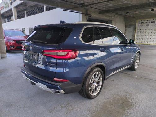 Phytonic Blue Metallic 2021 BMW X5 xDrive40i