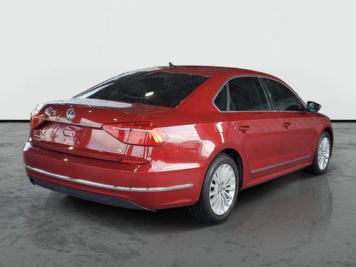 Fortana Red 2016 Volkswagen Passat 1.8T SE w/Technology