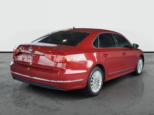Fortana Red 2016 Volkswagen Passat 1.8T SE w/Technology