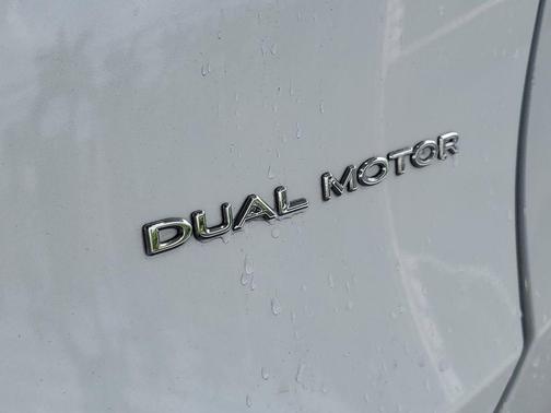 Pearl White Multi-Coat 2023 Tesla Model Y Long Range Dual Motor All-Wheel Drive