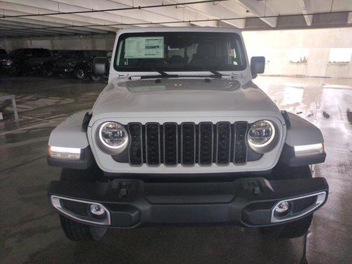 2026 Jeep Gladiator Sahara 4x4