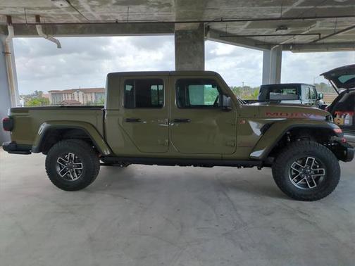 2025 Jeep Gladiator Mojave X