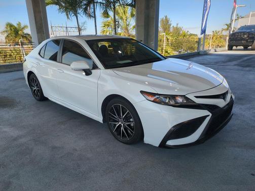 2023 Toyota Camry SE