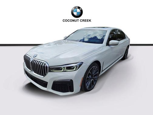 Alpine White 2022 BMW 750 i xDrive