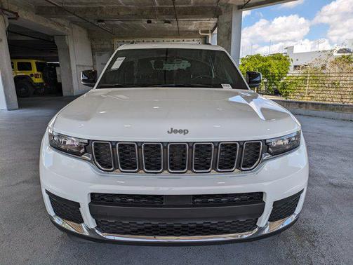 2025 Jeep Grand Cherokee L Laredo