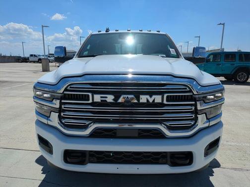 2025 RAM 3500 Laramie Crew Cab 4x4 8' Box