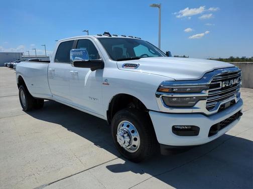 2025 RAM 3500 Laramie Crew Cab 4x4 8' Box