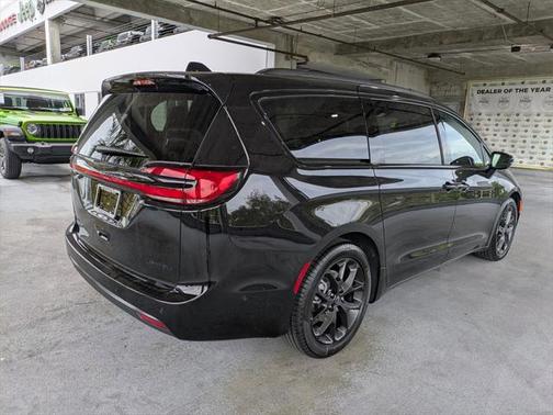 2025 Chrysler Pacifica Limited