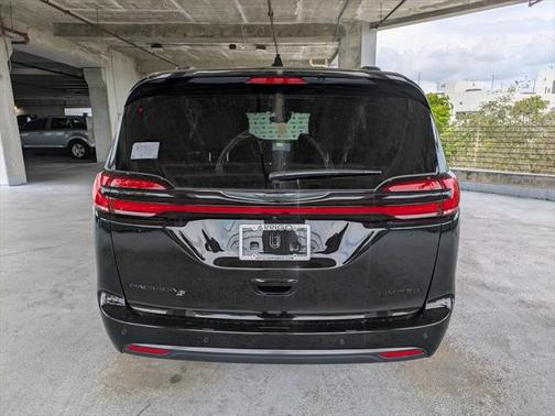 2025 Chrysler Pacifica Limited
