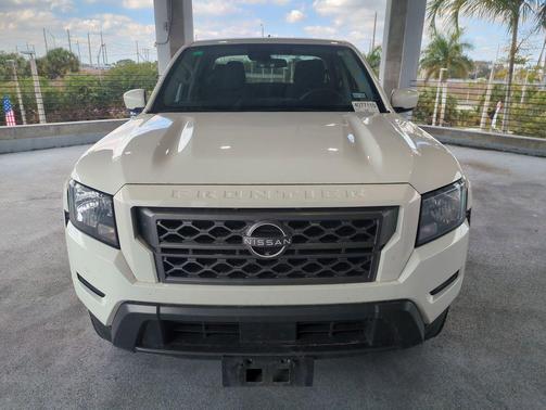 2023 Nissan Frontier SV