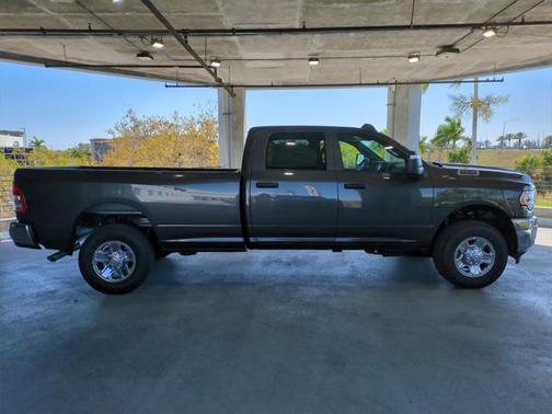 2024 RAM 2500 Tradesman Crew Cab 4x4 8' Box