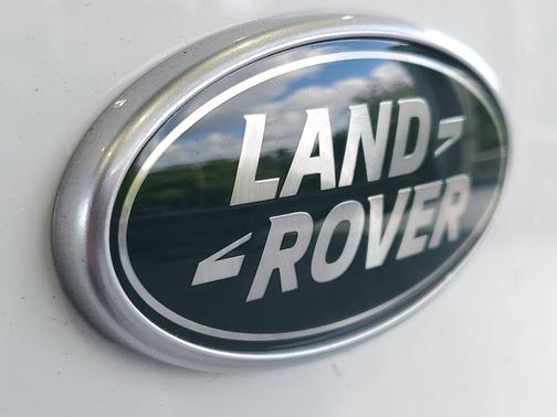 Fuji White 2023 Land Rover Range Rover Sport SE
