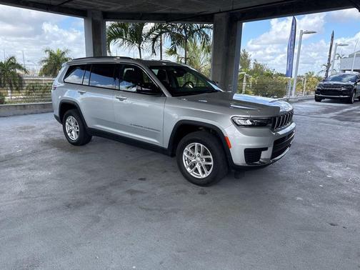 2023 Jeep Grand Cherokee L Laredo