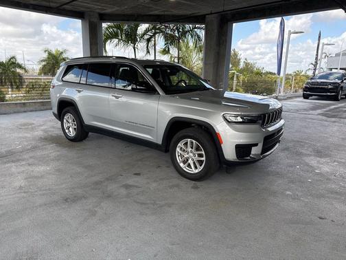 2023 Jeep Grand Cherokee L Laredo