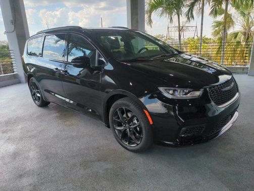 2026 Chrysler Pacifica L