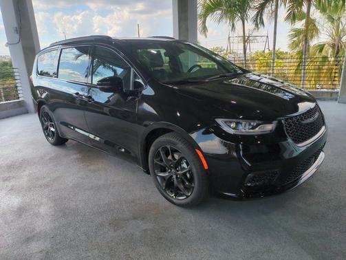 2026 Chrysler Pacifica L