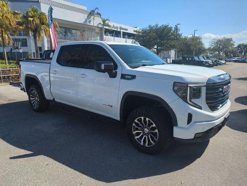2023 GMC Sierra 1500 AT4