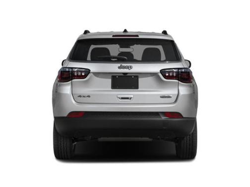 Diamond Black Crystal Pearlcoat 2026 Jeep Compass Latitude