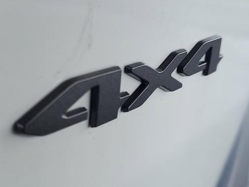 Bright White Clearcoat 2026 Jeep Cherokee Limited