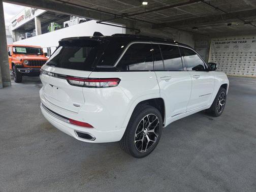 2025 Jeep Grand Cherokee Summit