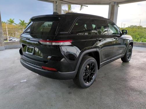 2025 Jeep Grand Cherokee Altitude