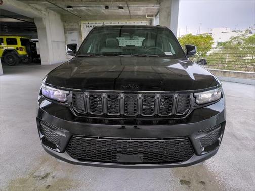 2025 Jeep Grand Cherokee Altitude