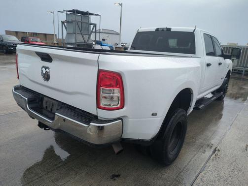 2024 RAM 3500 Big Horn Crew Cab 4x4 8' Box