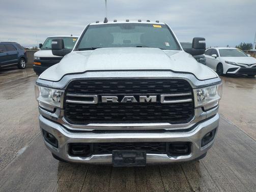 2024 RAM 3500 Big Horn Crew Cab 4x4 8' Box