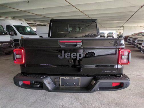2025 Jeep Gladiator High Tide