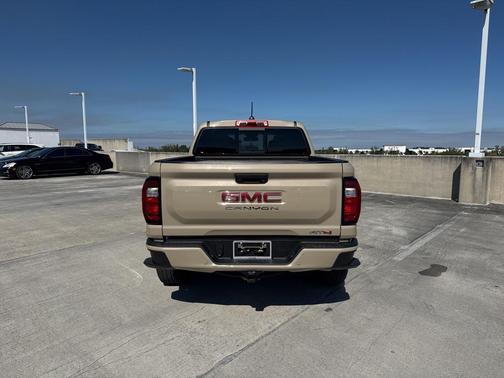 2024 GMC Canyon AT4