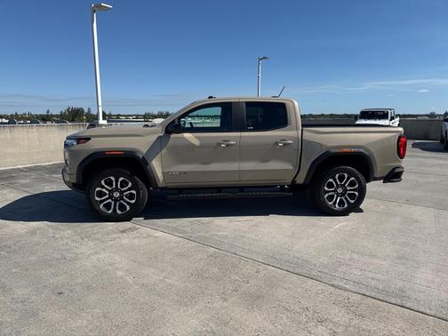 2024 GMC Canyon AT4