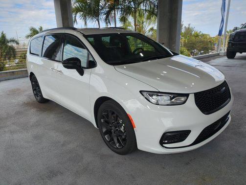 2026 Chrysler Pacifica L