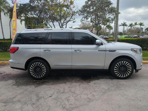 2018 Lincoln Navigator Black Label