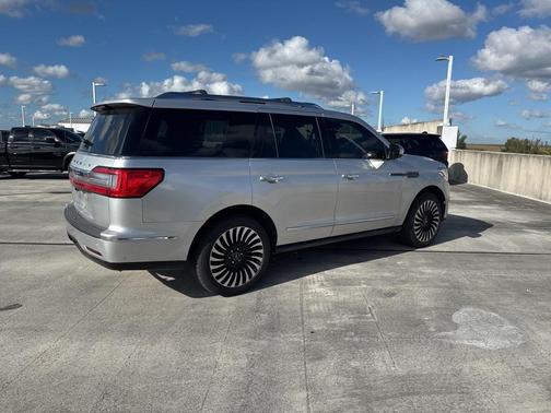 2018 Lincoln Navigator Black Label