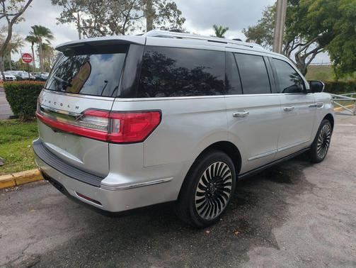 2018 Lincoln Navigator Black Label
