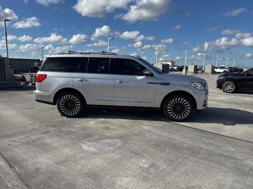 2018 Lincoln Navigator Black Label