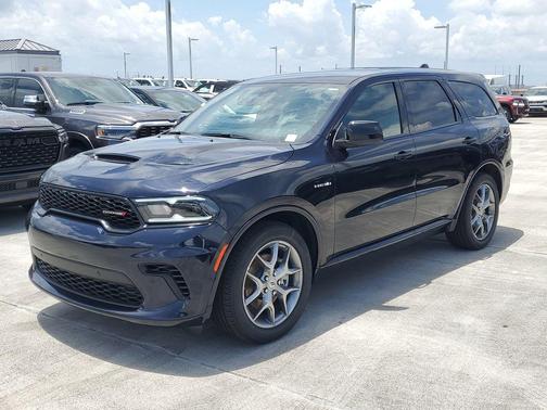 Night Moves 2026 Dodge Durango GT HEMI V8 AWD