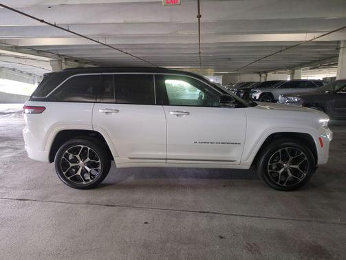 2025 Jeep Grand Cherokee Summit