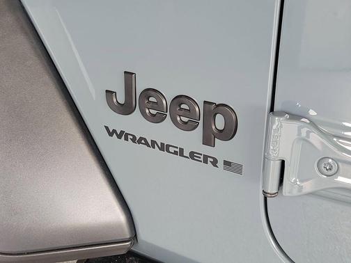 Anvil Clear Coat 2024 Jeep Wrangler Willys