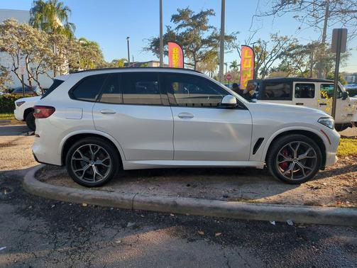 2023 BMW X5 sDrive40i