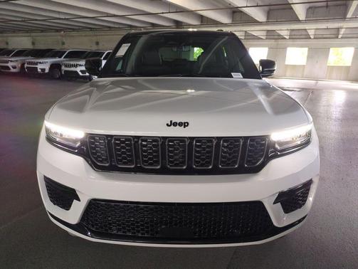 2025 Jeep Grand Cherokee Summit