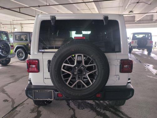 2026 Jeep Wrangler 4-Door Sahara 4x4