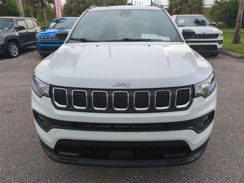 2023 Jeep Compass Latitude Lux